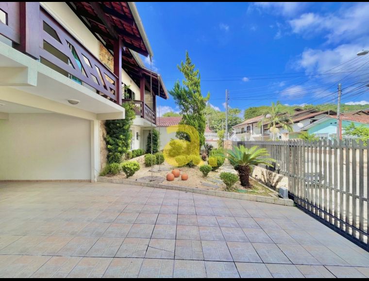 Casa no Bairro Valparaiso em Blumenau com 3 Dormitórios (1 suíte) e 90 m² - 6004939