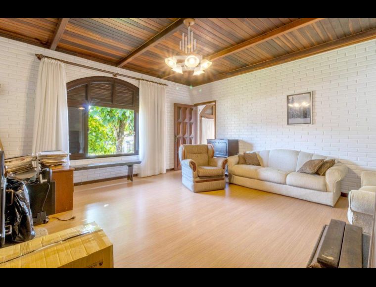Casa no Bairro Velha em Blumenau com 3 Dormitórios (1 suíte) e 204 m² - 6845