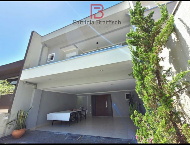 Casa no Bairro Velha em Blumenau com 3 Dormitórios (1 suíte) e 195.49 m² - 6320239