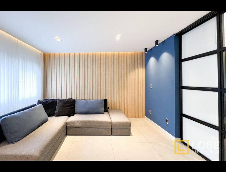 Casa no Bairro Velha em Blumenau com 3 Dormitórios (1 suíte) e 242 m² - CA0331