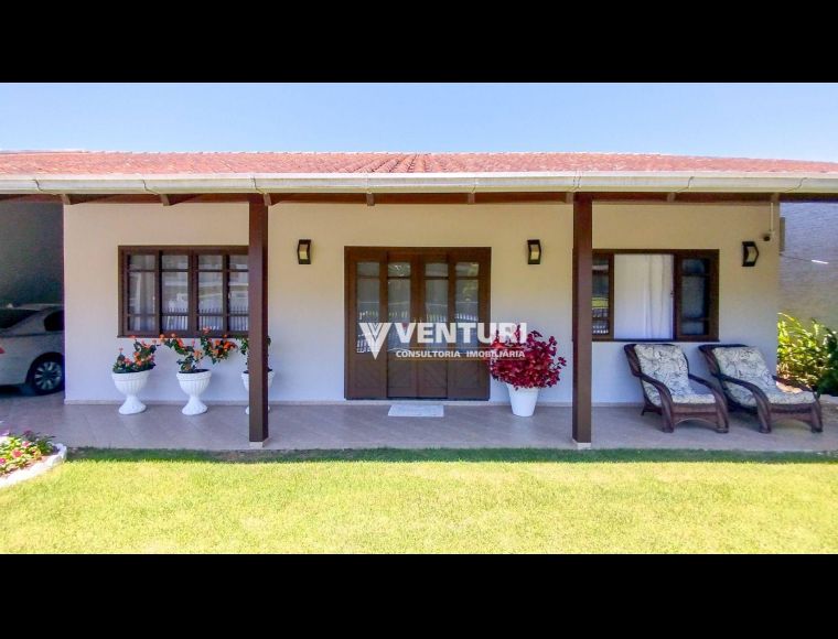 Casa no Bairro Velha em Blumenau com 3 Dormitórios (1 suíte) e 154 m² - CA1571