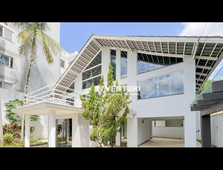 Casa no Bairro Velha em Blumenau com 3 Dormitórios (1 suíte) e 235 m² - CA1616