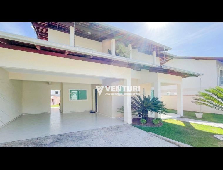Casa no Bairro Velha em Blumenau com 3 Dormitórios (1 suíte) e 241 m² - CA1613