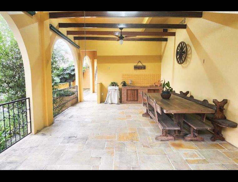 Casa no Bairro Velha em Blumenau com 4 Dormitórios (1 suíte) e 310 m² - 3007