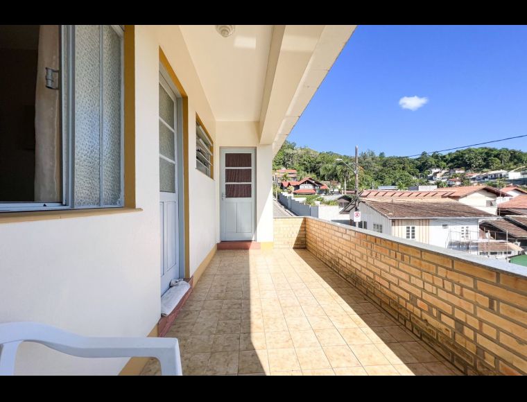 Casa no Bairro Velha em Blumenau com 4 Dormitórios (2 suítes) e 254 m² - 1303