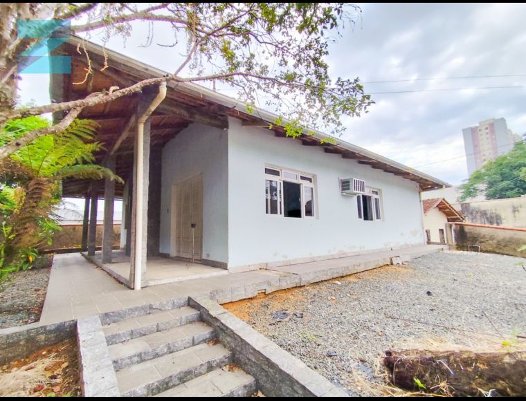 Casa no Bairro Velha em Blumenau com 3 Dormitórios (1 suíte) e 122.69 m² - 6290478