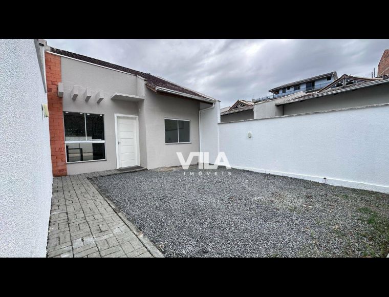 Casa no Bairro Velha em Blumenau com 2 Dormitórios e 58 m² - CA0133
