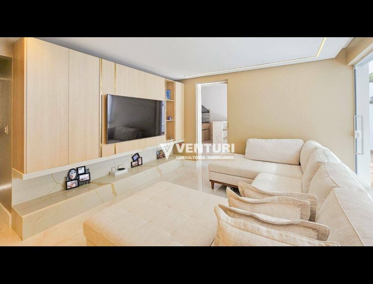 Casa no Bairro Velha em Blumenau com 3 Dormitórios (1 suíte) e 245 m² - CA1622