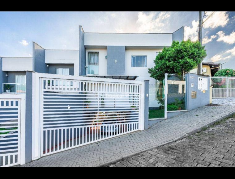 Casa no Bairro Velha Central em Blumenau com 3 Dormitórios (1 suíte) e 146 m² - SO0239