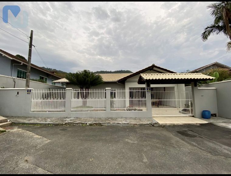 Casa no Bairro Velha Central em Blumenau com 3 Dormitórios e 137 m² - 650