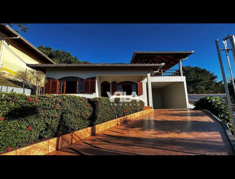 Casa no Bairro Velha Central em Blumenau com 3 Dormitórios (1 suíte) e 211 m² - CA0134