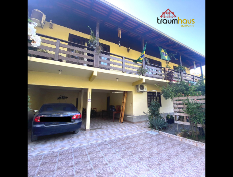 Casa no Bairro Vila Itoupava em Blumenau com 5 Dormitórios e 460 m² - CA068