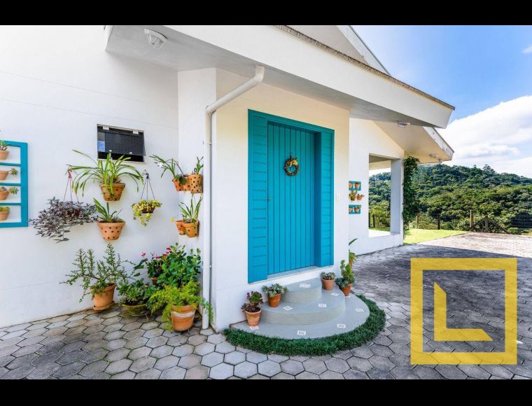 Casa no Bairro Vila Itoupava em Blumenau com 3 Dormitórios (1 suíte) e 470 m² - CA0241