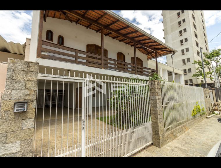 Casa no Bairro Vila Nova em Blumenau com 3 Dormitórios (1 suíte) e 291 m² - 2547