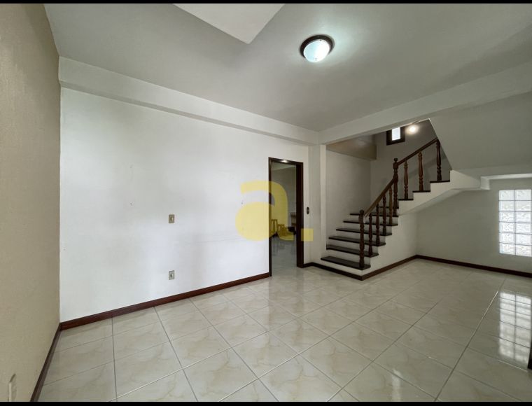 Casa no Bairro Vila Nova em Blumenau com 4 Dormitórios e 190 m² - 6003957