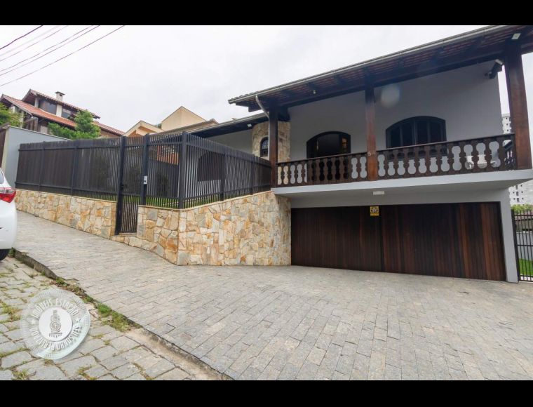 Casa no Bairro Vila Nova em Blumenau com 3 Dormitórios (1 suíte) e 276 m² - 736