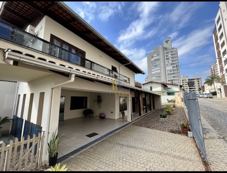 Casa no Bairro Vila Nova em Blumenau com 5 Dormitórios (2 suítes) e 400 m² - 3070712