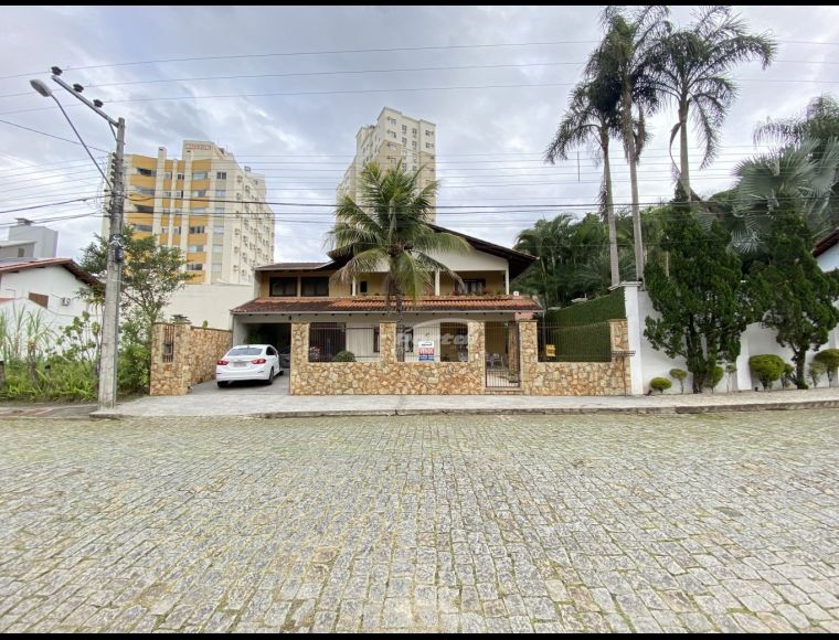 Casa no Bairro Vila Nova em Blumenau com 4 Dormitórios (1 suíte) e 319.24 m² - 35716917