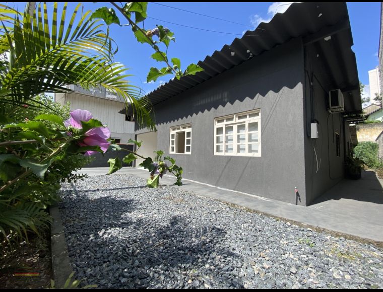 Casa no Bairro Vila Nova em Blumenau com 3 Dormitórios (1 suíte) e 142 m² - 4112407