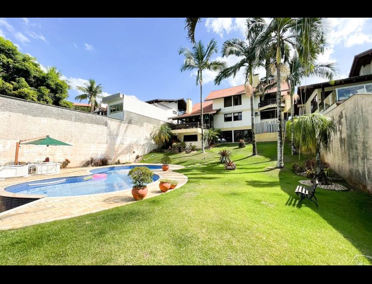 Casa no Bairro Vila Nova em Blumenau com 3 Dormitórios (1 suíte) e 500 m² - 1049
