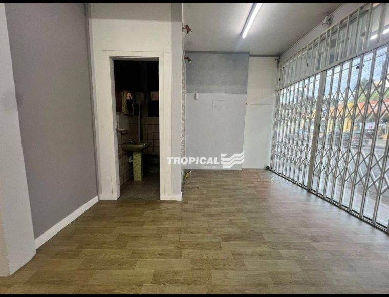 Loja no Bairro Fortaleza em Blumenau com 200 m²