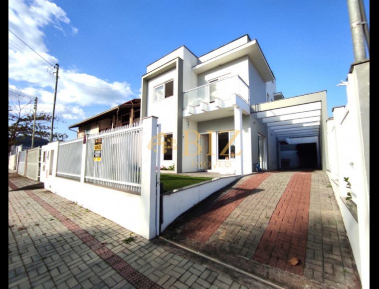 Casa no Bairro Zimbros em Bombinhas com 5 Dormitórios (3 suítes) e 330 m² - 0598