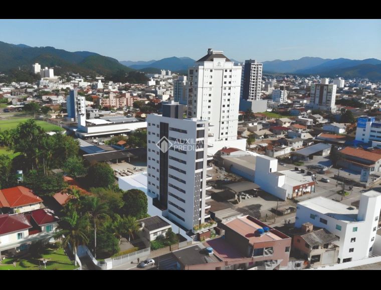 Apartamento no Bairro Centro em Camboriú com 2 Dormitórios (2 suítes) - 458774