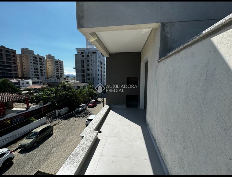 Apartamento no Bairro São Francisco de Assis em Camboriú com 3 Dormitórios (1 suíte) - 472300