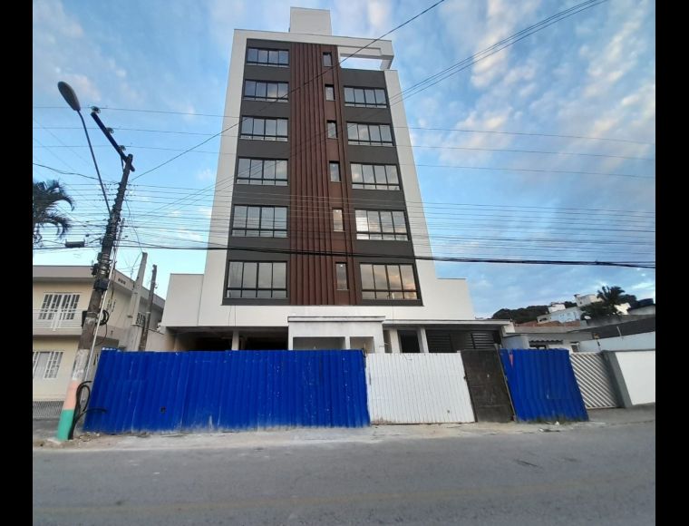 Apartamento no Bairro Taboleiro em Camboriú com 2 Dormitórios (2 suítes) - 470498