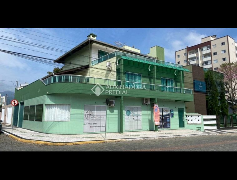 Casa no Bairro Centro em Camboriú com 4 Dormitórios (2 suítes) - 469967