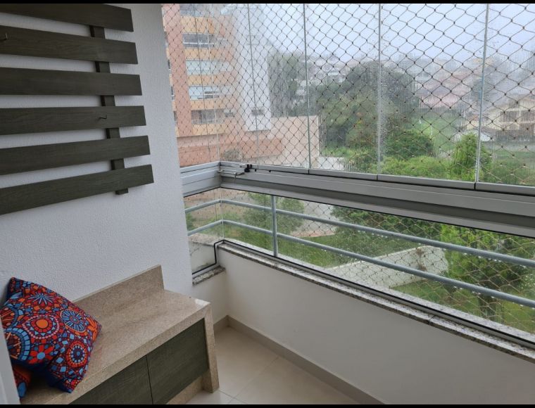 Apartamento no Bairro Abraão em Florianópolis com 3 Dormitórios (1 suíte) - A3225