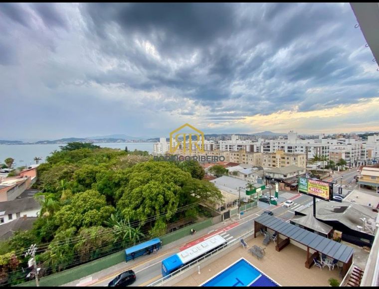 Apartamento no Bairro Abraão em Florianópolis com 3 Dormitórios (1 suíte) - A3296