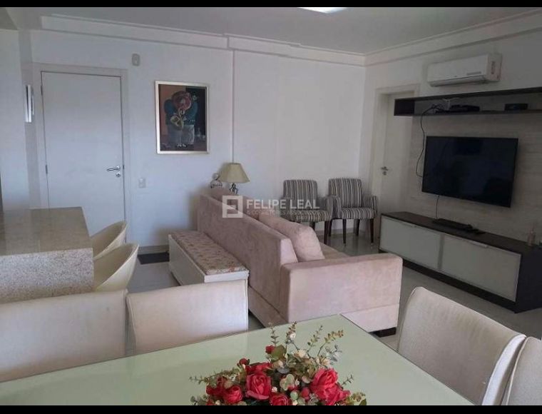 Apartamento no Bairro Abraão em Florianópolis com 3 Dormitórios (1 suíte) e 88 m² - 20419