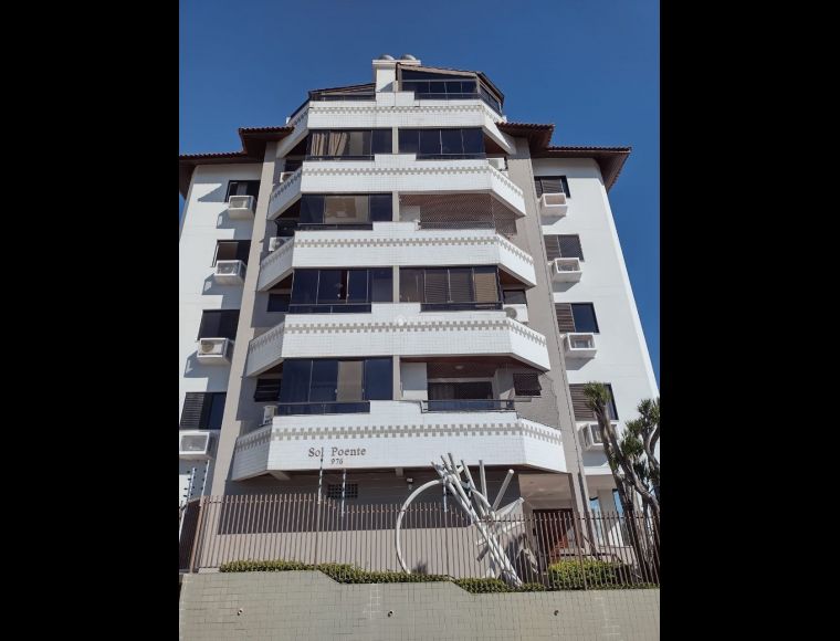 Apartamento no Bairro Abraão em Florianópolis com 3 Dormitórios (1 suíte) e 118 m² - 433133