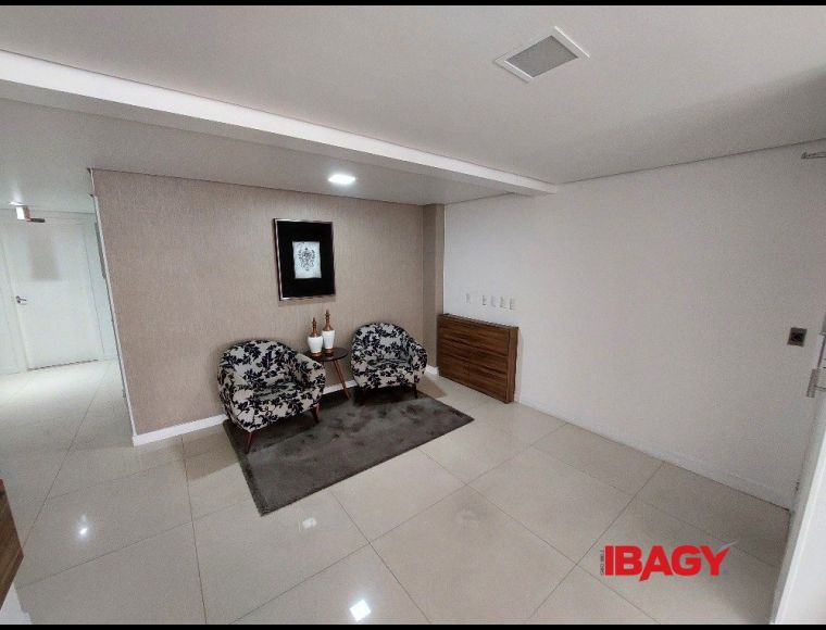 Apartamento no Bairro Abraão em Florianópolis com 2 Dormitórios e 60.28 m² - 123673