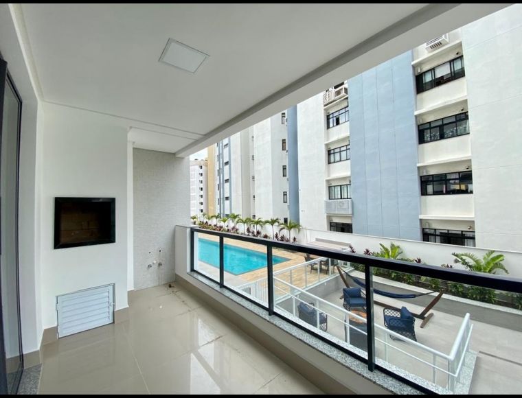 Apartamento no Bairro Agronômica em Florianópolis com 3 Dormitórios (1 suíte) - A3219