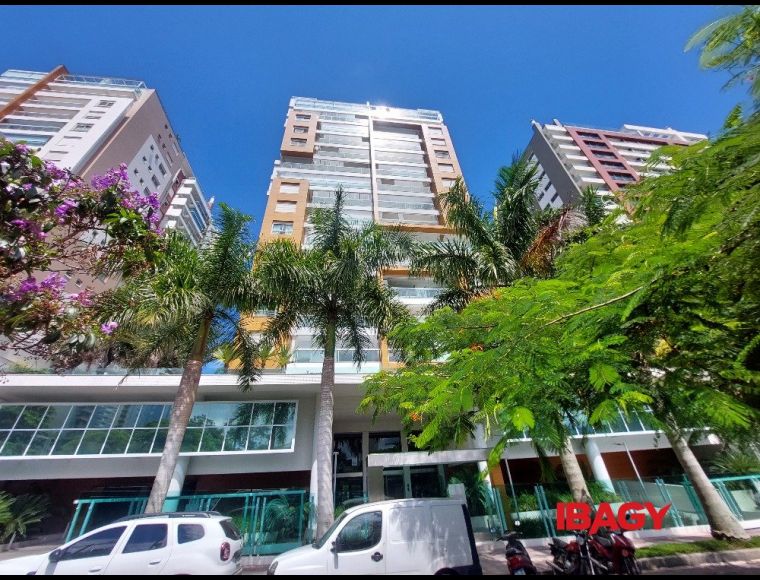 Apartamento no Bairro Agronômica em Florianópolis com 3 Dormitórios (3 suítes) e 128.89 m² - 121338