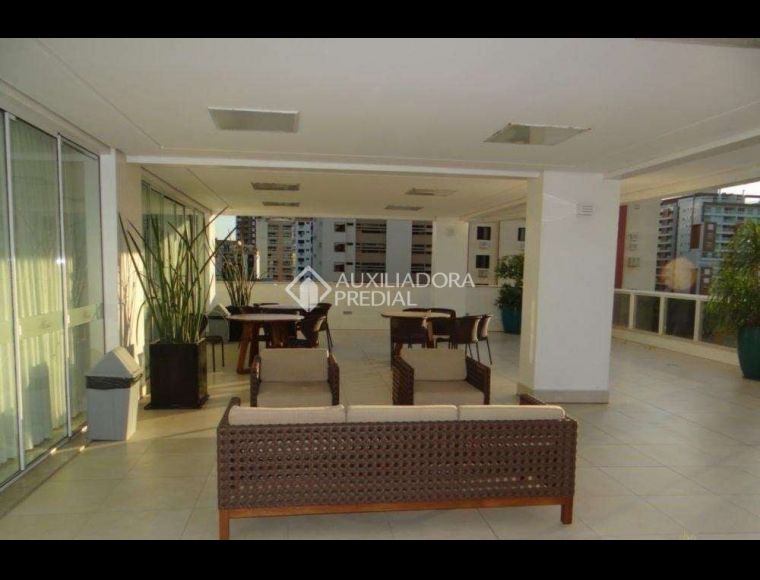 Apartamento no Bairro Agronômica em Florianópolis com 3 Dormitórios (2 suítes) - 460672