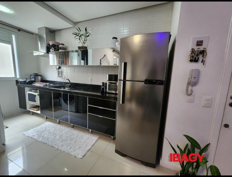 Apartamento no Bairro Agronômica em Florianópolis com 2 Dormitórios (1 suíte) e 61.02 m² - 123277