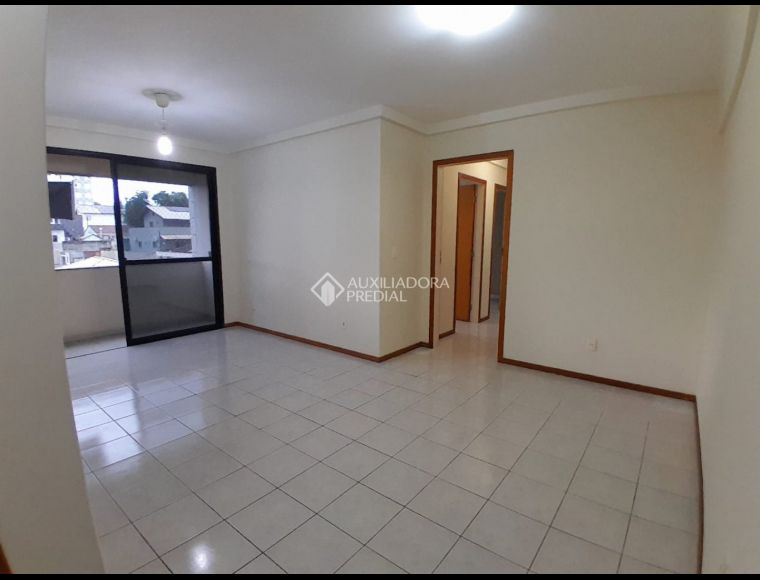 Apartamento no Bairro Agronômica em Florianópolis com 3 Dormitórios (1 suíte) - 695644