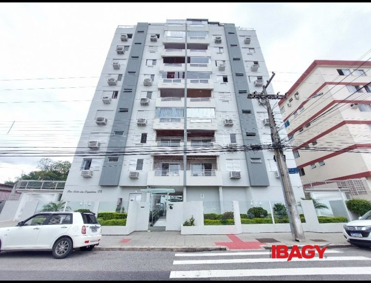 Apartamento no Bairro Balneário em Florianópolis com 3 Dormitórios (1 suíte) e 109.4 m² - 96675
