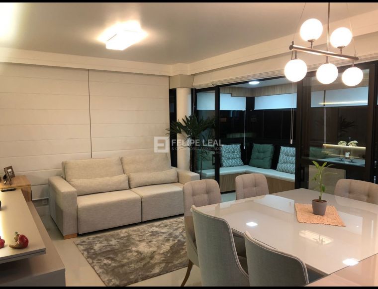 Apartamento no Bairro Balneário em Florianópolis com 3 Dormitórios (1 suíte) e 96 m² - 21070