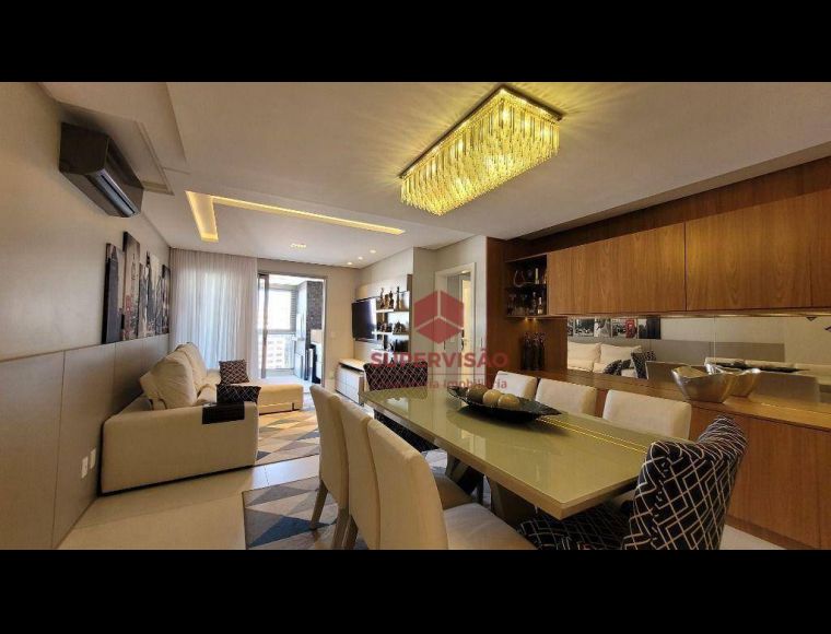 Apartamento no Bairro Balneário em Florianópolis com 3 Dormitórios (3 suítes) e 205 m² - AP2809