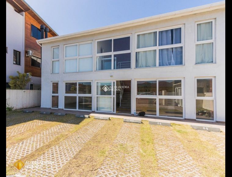 Apartamento no Bairro Barra da Lagoa em Florianópolis com 2 Dormitórios (1 suíte) - 385312