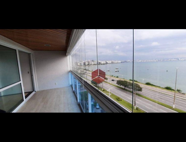 Apartamento no Bairro Beira Mar em Florianópolis com 3 Dormitórios (3 suítes) e 145 m² - AP2158