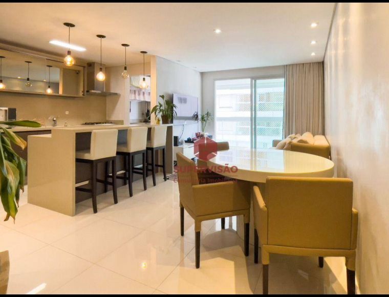 Apartamento no Bairro Beira Mar em Florianópolis com 2 Dormitórios (2 suítes) e 93 m² - AP2671