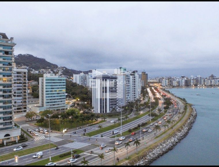 Apartamento no Bairro Beira Mar em Florianópolis com 3 Dormitórios (3 suítes) e 316 m² - 20897