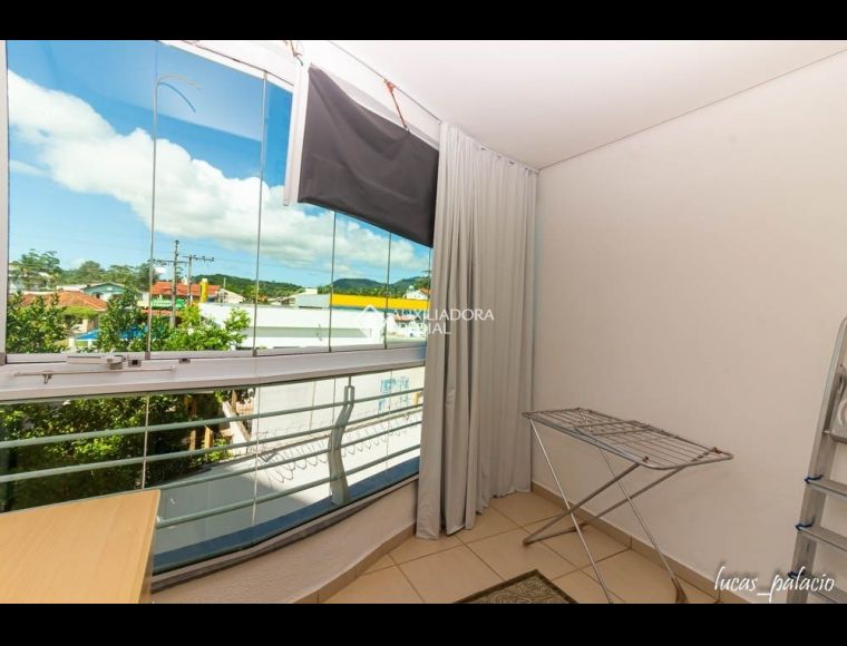 Apartamento no Bairro Cachoeira do Bom Jesus em Florianópolis com 3 Dormitórios (3 suítes) - 412412