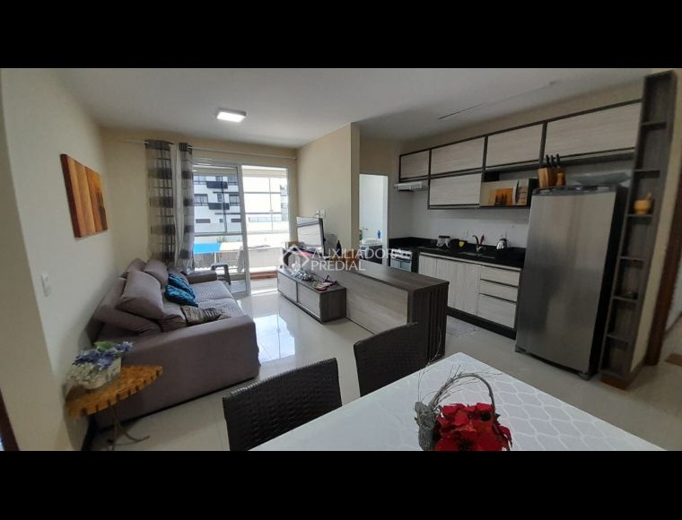 Apartamento no Bairro Campeche em Florianópolis com 2 Dormitórios (1 suíte) - 442673