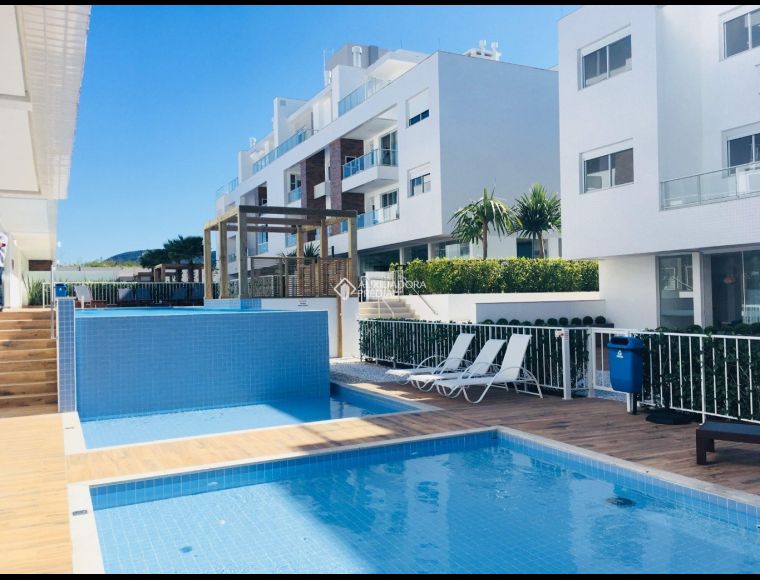 Apartamento no Bairro Campeche em Florianópolis com 2 Dormitórios (2 suítes) - 408443